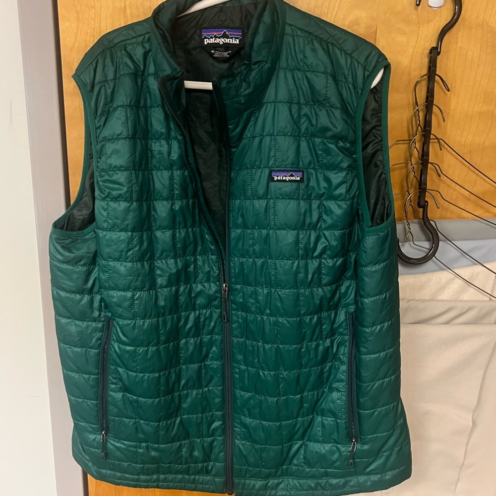 Patagonia Men's Green Quilted Vest